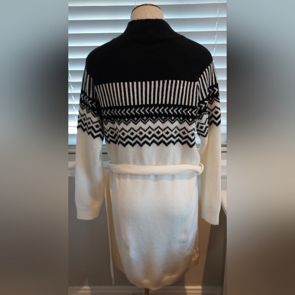 Ann Taylor Ivory/Black Geometric Print Mock TurtleNeck Sweater Dress NWT - Picture 4 of 6